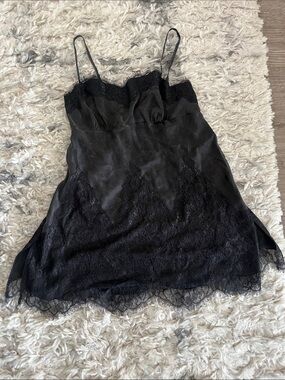 Victoria’s Secret chemise LG